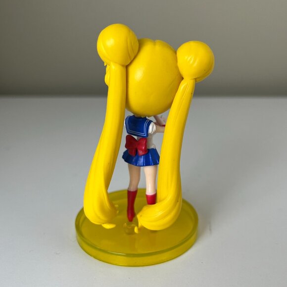 Sailor Moon Figure With Poseable Stand - Picture 2 of 6